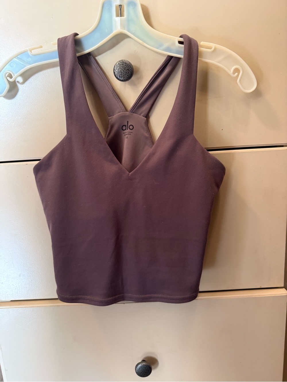 ALO Yoga Mauve V-Neck Racerback Crop Tank
